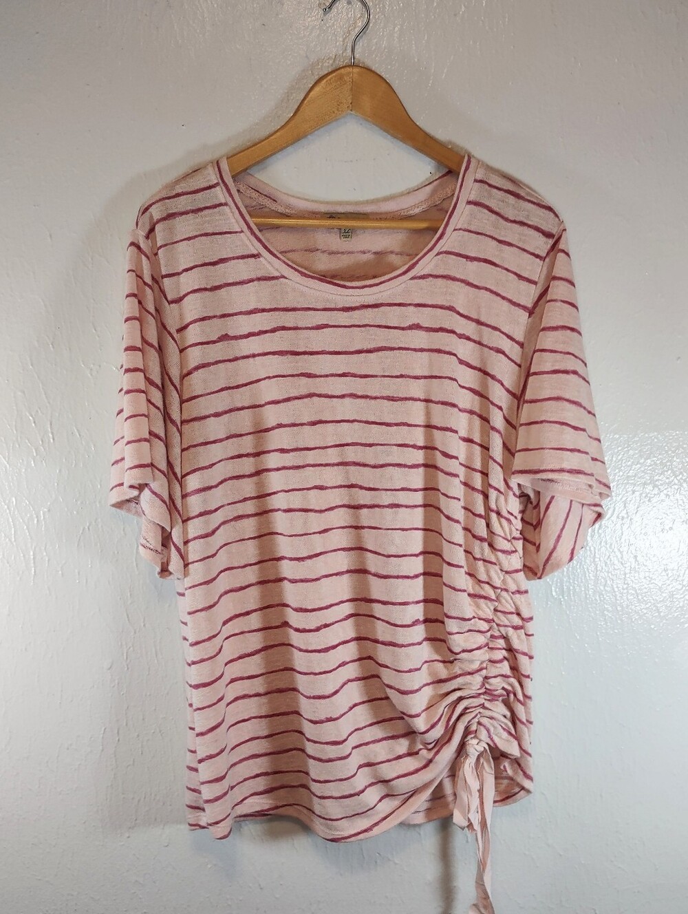 Women's XL Pink Striped Top With Tie On Front Bottom And Flutter Sleeves